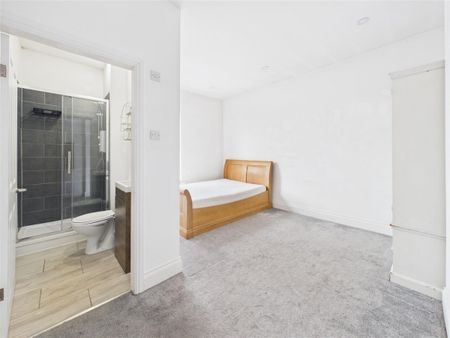 1 bedroom House share to rent - Photo 4