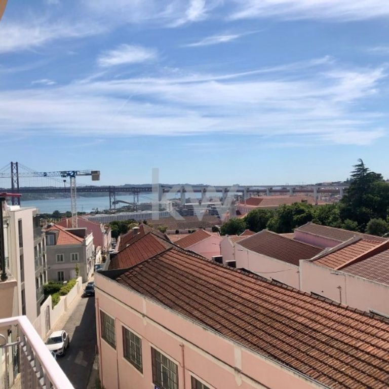 2 room luxury Apartment for rent in Lisbon, Portugal - Photo 1