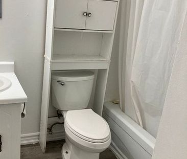 For Lease - 560 Bloor Street Unit# 202, Oshawa, Ontario - Photo 2