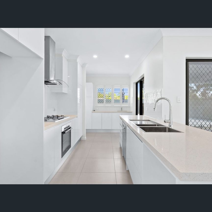 2 Avalon Point, Clifton Beach, Qld 4879 - Photo 1