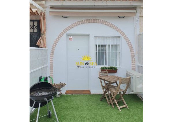 ONE-BEDROOM TOWNHOUSE – TORREVIEJA