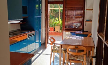 Monteverde Vecchio-Terrace: 2 Bedroom, 2 Bath, spacious kitchen, living, large private terrace and garden. Bright, silent, near shops, services and transport, located on a quite street in a well kept building. Possible parking. Ref 2375 - Foto 2