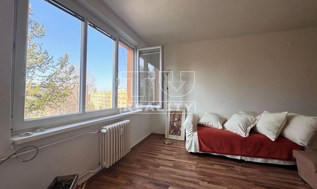 TUreality ponúka TOPkový 3-izbový byt v centre s výhľadom o rozlohe 65 m2 s balkónom a výťahom - rezervované - Photo 1