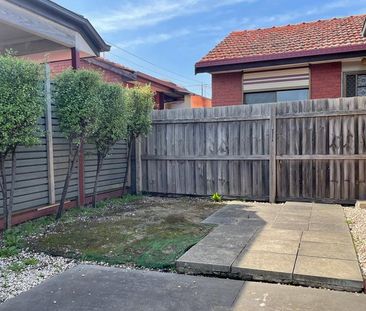 Perfect Location & Unit - Don't Miss Your Chance! **APPLY FOR THIS ... - Photo 2