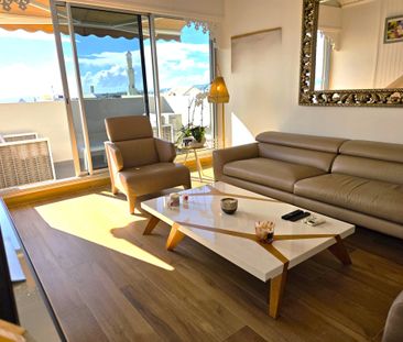 Location Appartement 4 pièces 115m² ST DENIS 97400 - Photo 3