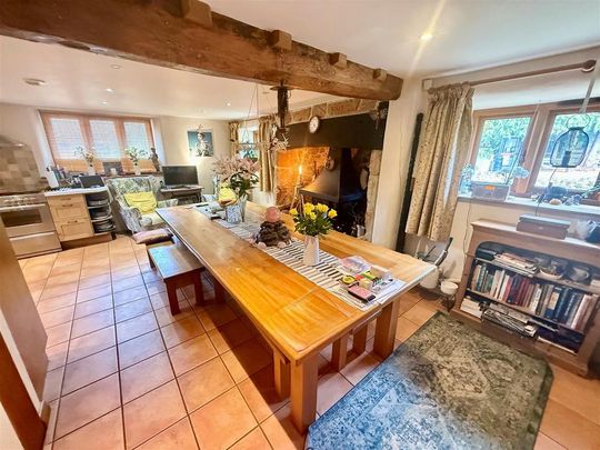 4 bedroom detached house to rent - Photo 1