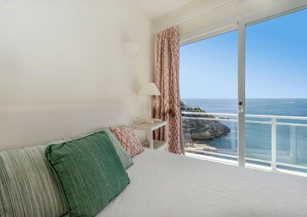 Frontline Villa in sol de mallorca to rent