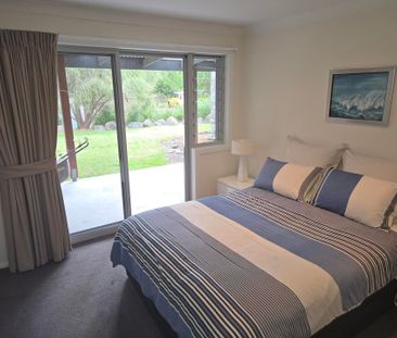 Vacation-Inspired Fully Furnished 3 Bedroom Residence - Photo 3