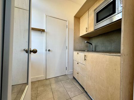 Studio to rent - Photo 3