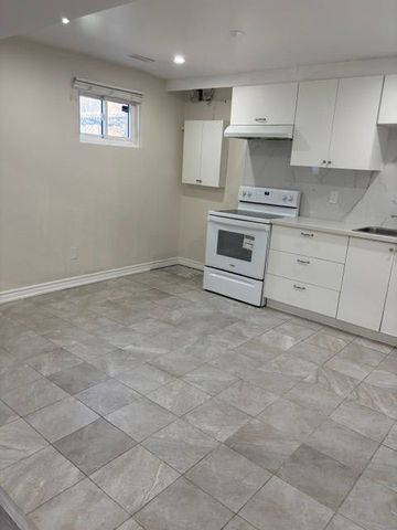 For Lease - 1063 Blairholm Avenue Unit# Lower, Mississauga, Ontario - Photo 5