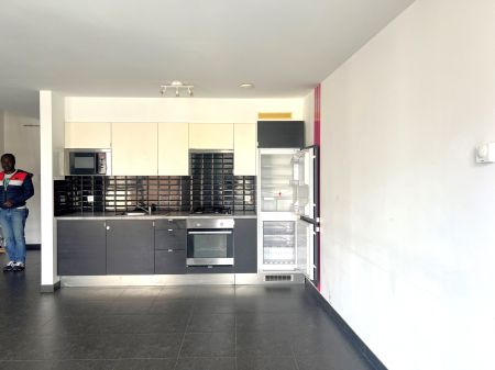 Duplex-appartement met 2 slaapkamers en garage. - Photo 4