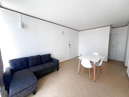 Location Appartement 5 pièces 72m² LES ABYMES 97139 - Photo 1