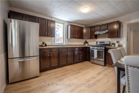 Detached Home For Lease | X8286178 - Photo 3