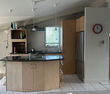 Upstairs Studio Flat - Photo 1
