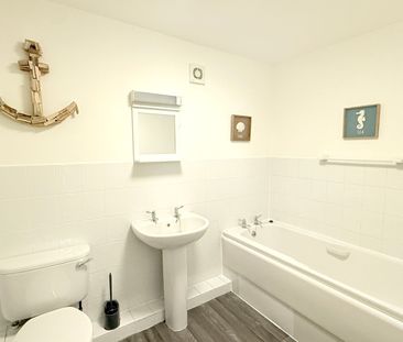 Sharoe Green Lane, Preston - Photo 5