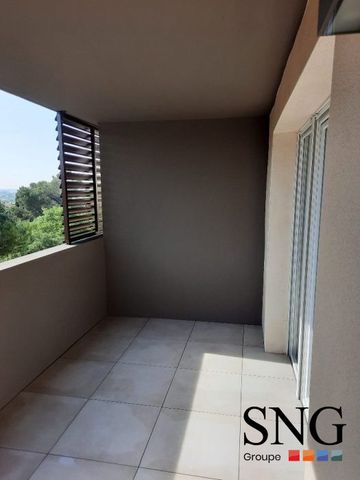 T2 AVEC LOGGIA ET DEUX PARKINGS EXTERIEURS - Photo 3