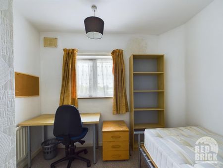 6 bedroom end of terrace house to rent - Photo 5