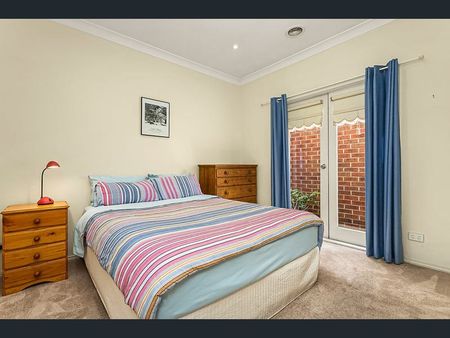 19 Raleigh Grove, Essendon North VIC 3041 - Photo 5