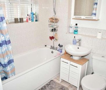 Spring Grove, Tooting Borders, CR4 - Photo 4