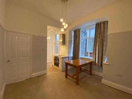 2 bedroom ground floor flat to rent - Photo 4