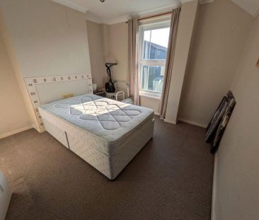 2 bedroom maisonette to rent - Photo 2