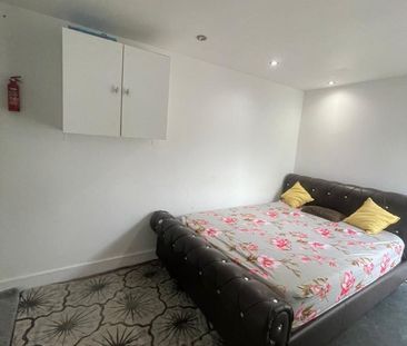 Studio Flat, Barnes Road, IG1 - Photo 5
