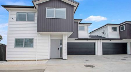 Stunning Near-New Family Home with Mountain Views! - Photo 5