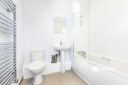 Flat to rent - Redvers Road, Chatham, ME4 - Photo 4