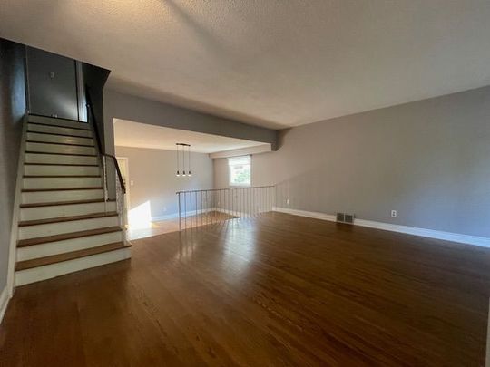 For Lease - 2086 Thornlea Drive, Oakville, Ontario - Photo 1