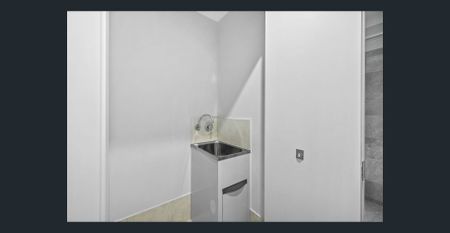 Brand new 2 bedroom duplex - Photo 3