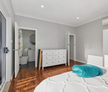 LUXURY LIVING AMONGST THE TREES - BEAUTIFULLY RENOVATED 3x2 HOME - Photo 6