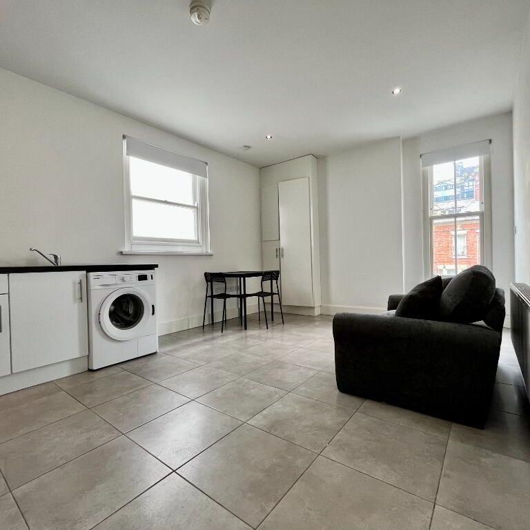25 Ulsterville Avenue, Belfast, BT9 7AS - Photo 1