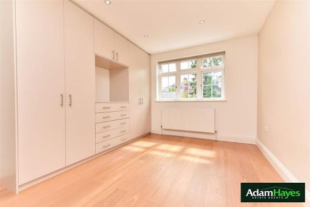 4 bedroom semi-detached house to rent - Photo 3