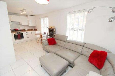Summerlin Drive, Woburn Sands, MK17 - Photo 2