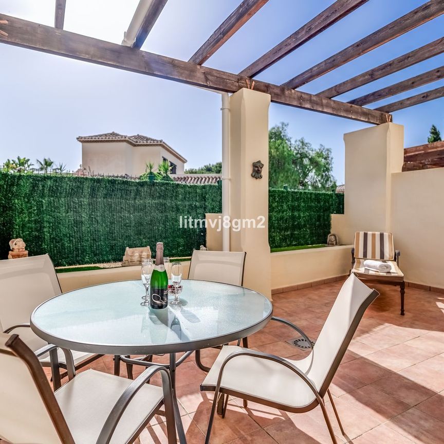 Townhouse in Calahonda - Photo 1