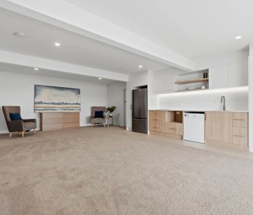 Brand New Apartment - Sublime Position - Direct Waterfront Access E... - Photo 6