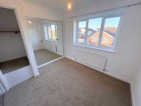 2 bedroom semi-detached house to rent - Photo 5