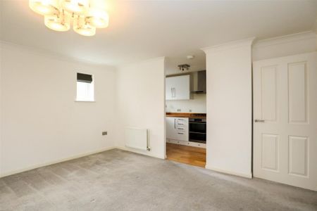 2 bedroom flat to rent - Photo 2