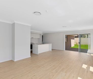 Brand new, beautifully designed family home - Photo 2