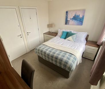 1 bedroom in a house share to rent - Photo 1