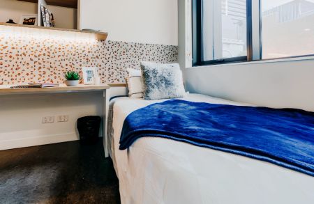 Standard Room in 6-Bed Apartment with Courtyard - Photo 4