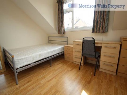 4 Bed - Brudenell Road, Hyde Park , Leeds - Photo 1