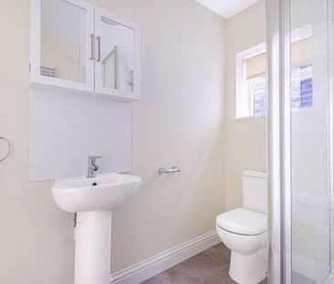 2 bedroom maisonette to rent - Photo 4