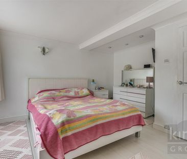 3 Bedroom House - Semi-Detached To Let - Photo 6