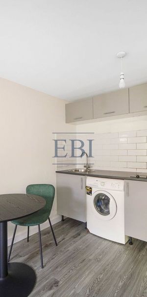 Hermitage Lane, Woodside Green, SE25 5HH - Photo 1