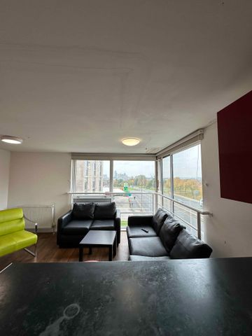 Penthouse Apartment - Photo 3