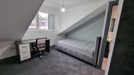 6 bedroom detached house to rent - Photo 3