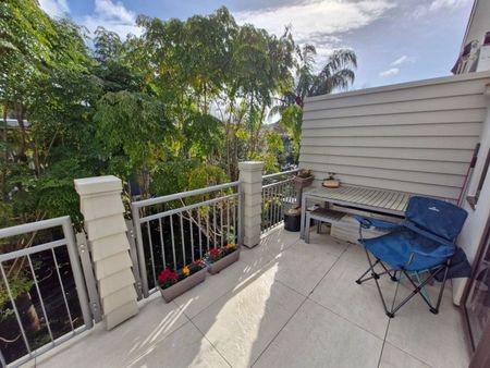 Modern 1-Bedroom Apartment in AlbanyÃ¢€™s Premier Complex - Photo 5