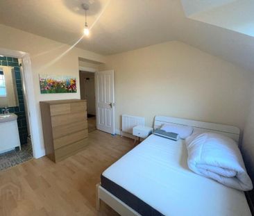 Apartment 18 21 Rugby Parade, Belfast, BT7 1PY - Photo 5