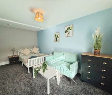 1 bedroom in a house share to rent - Photo 6